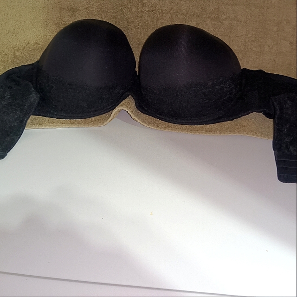 Torrid strapless Bra 42D black lace